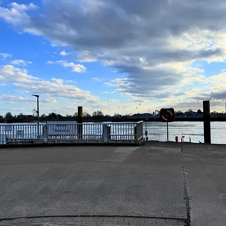 Weserblick Hafen-apartment-bremen Апартаменты *